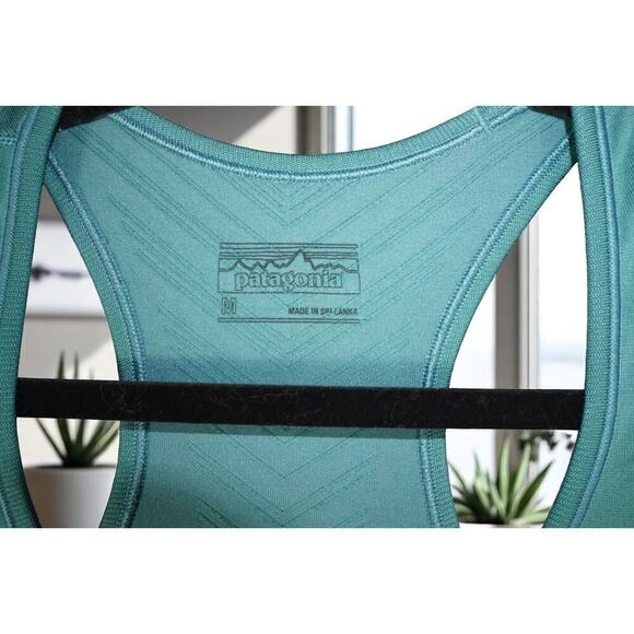 Patagonia Active Tank Top Women’s M Teal Blue Seamless Stretch Racerback Workout - Picture 2 of 11